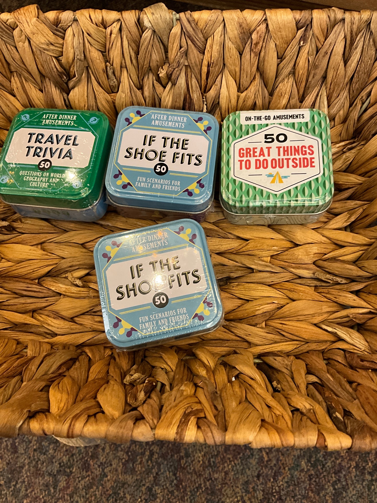 Chronicle Books Amusements/ After Dinner/On the Go Game